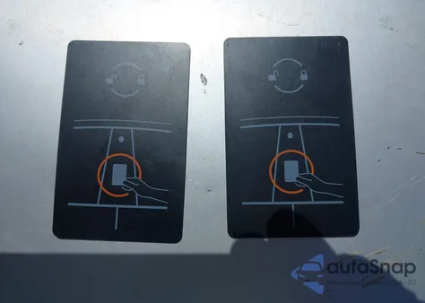 2023 Tesla Model Y Performance Dual Motor All-Wheel Drive z USA, uszkodzony, nr VIN 7SAYGDEF9PF972200